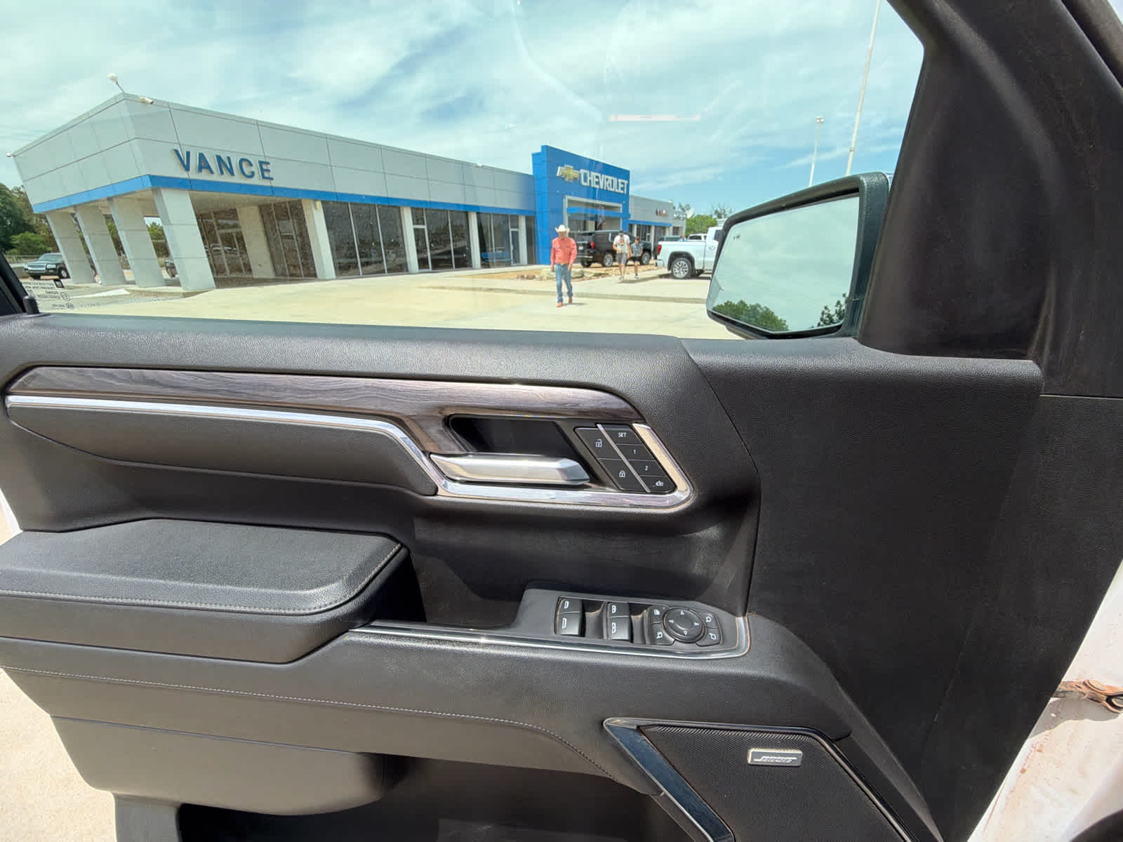 2024 Chevrolet Silverado 1500 4WD Crew Cab Short Bed LTZ