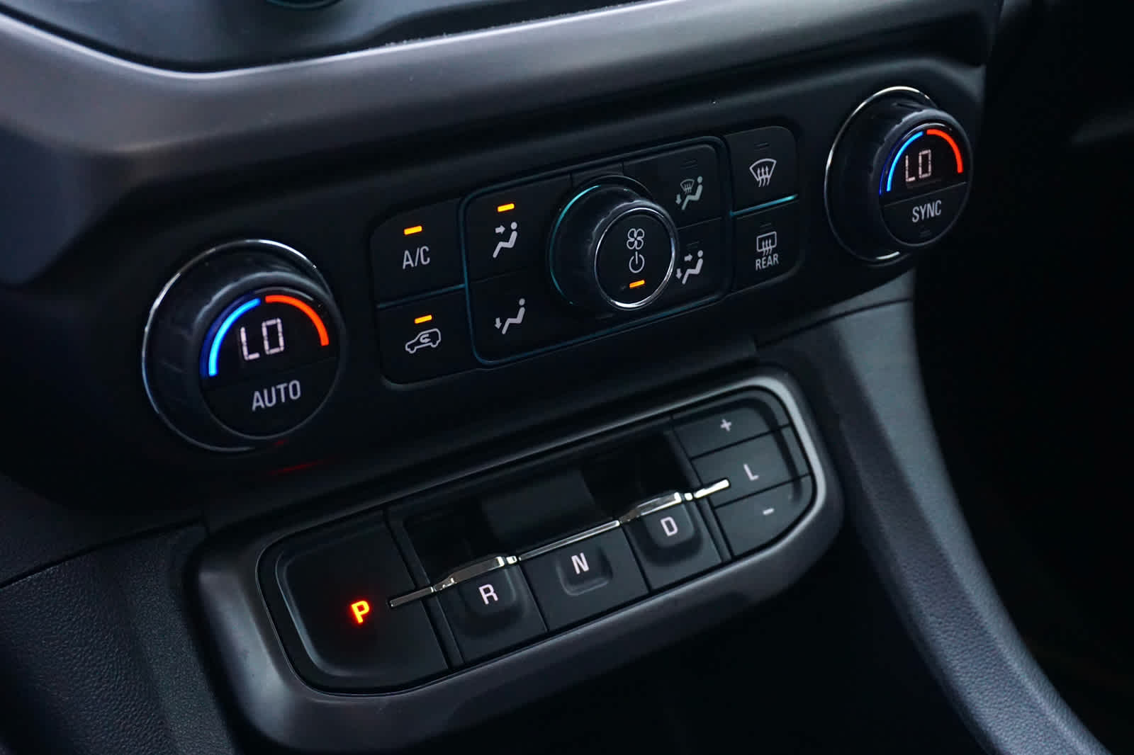 2022 GMC Acadia AT4