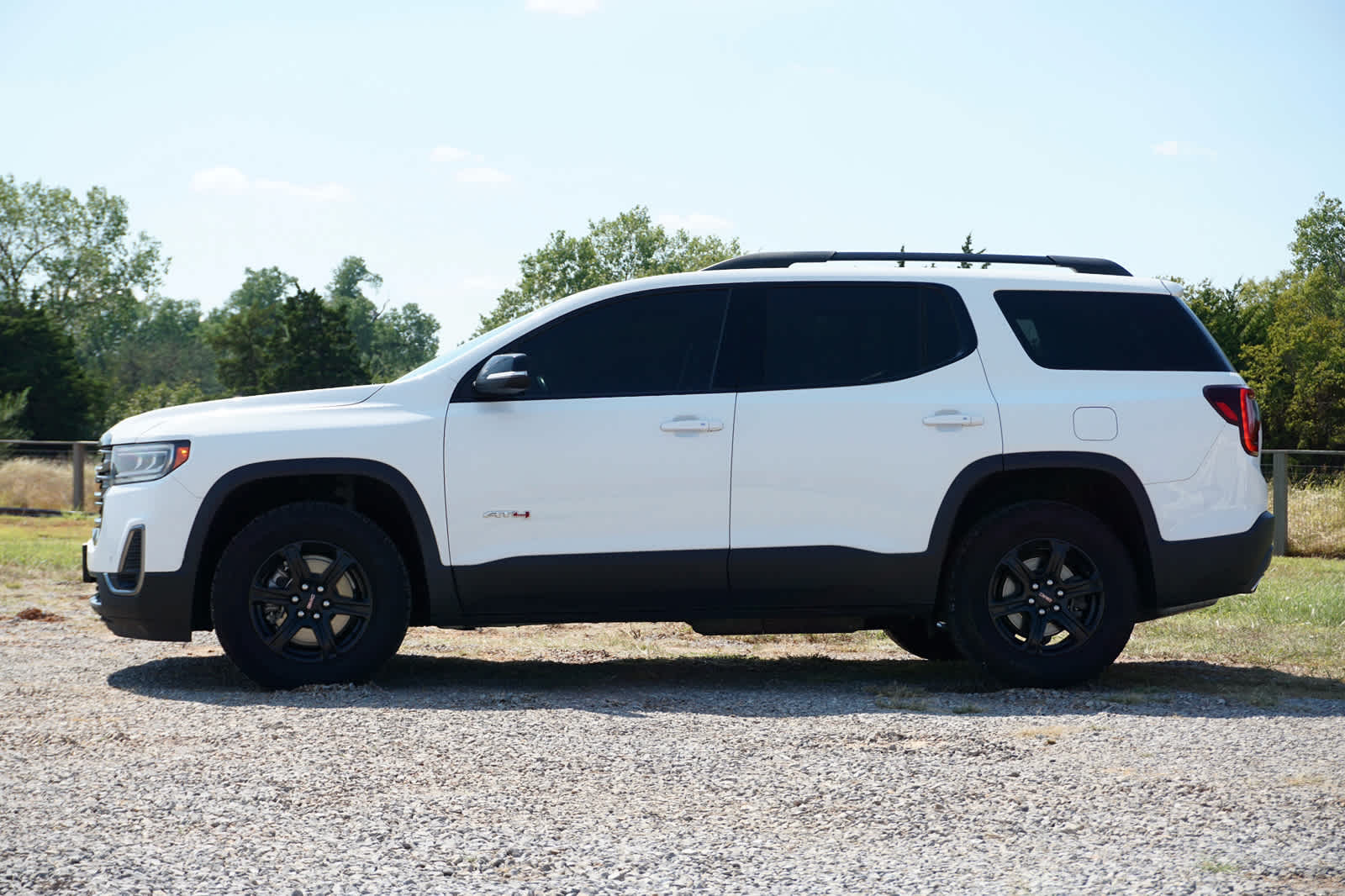 2022 GMC Acadia AT4