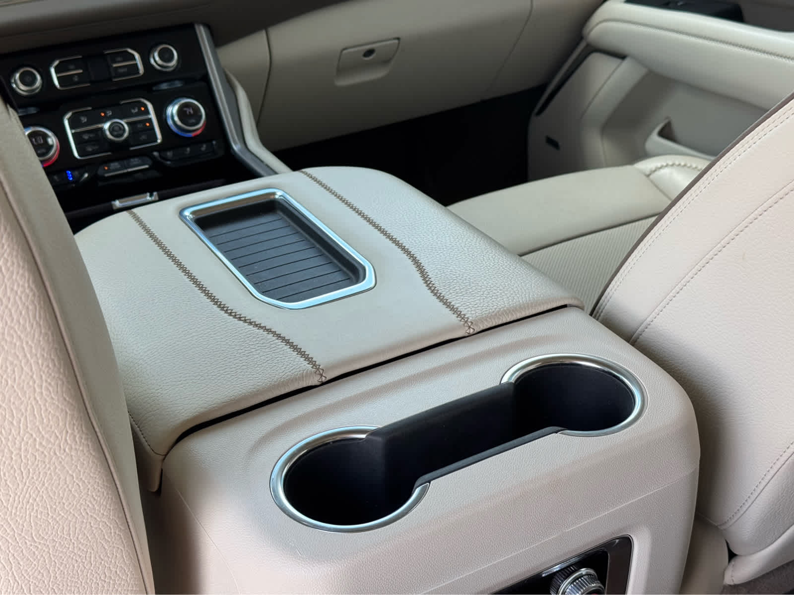 2024 GMC Yukon 4WD Denali