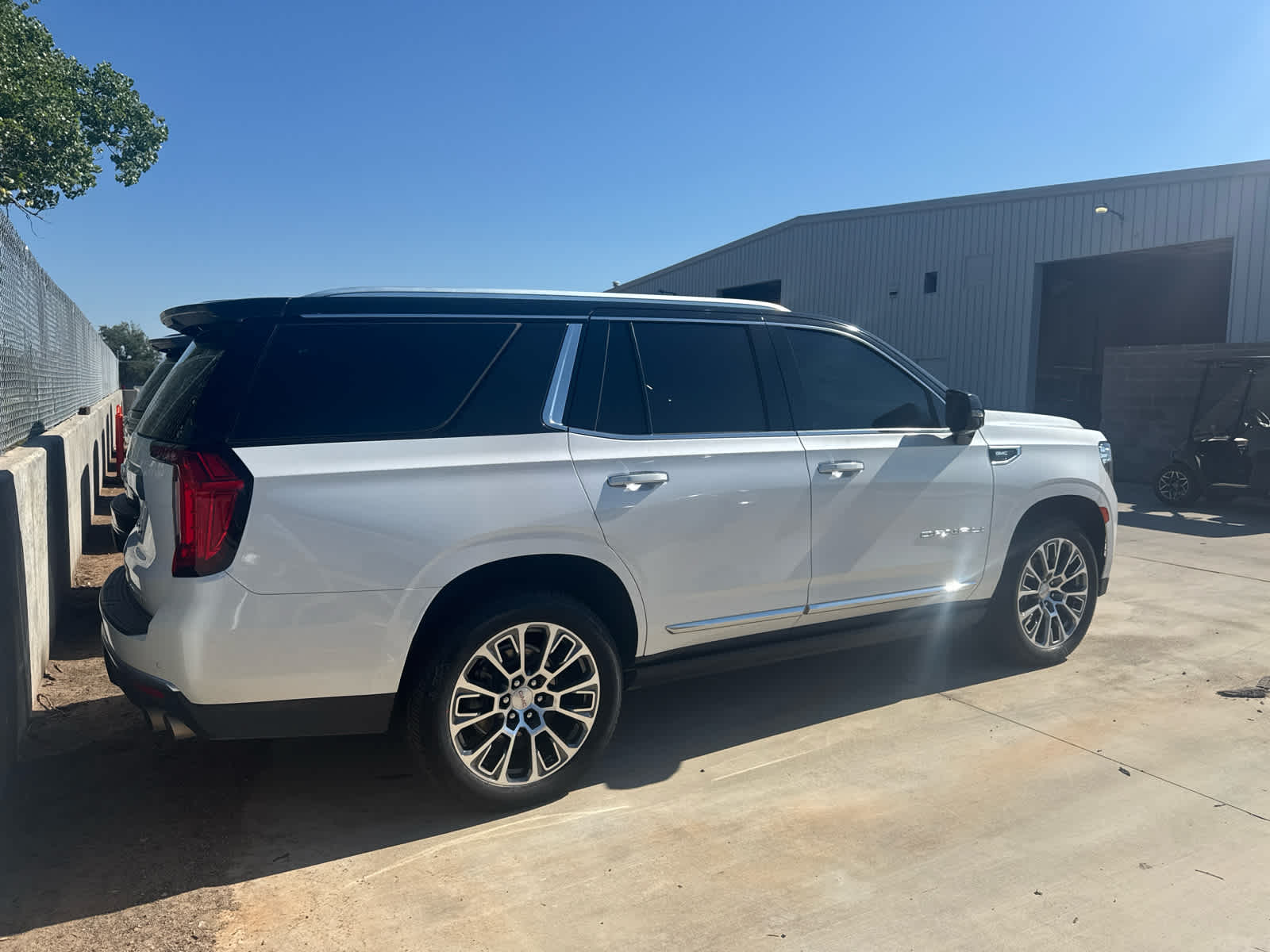 2023 GMC Yukon 4WD Denali