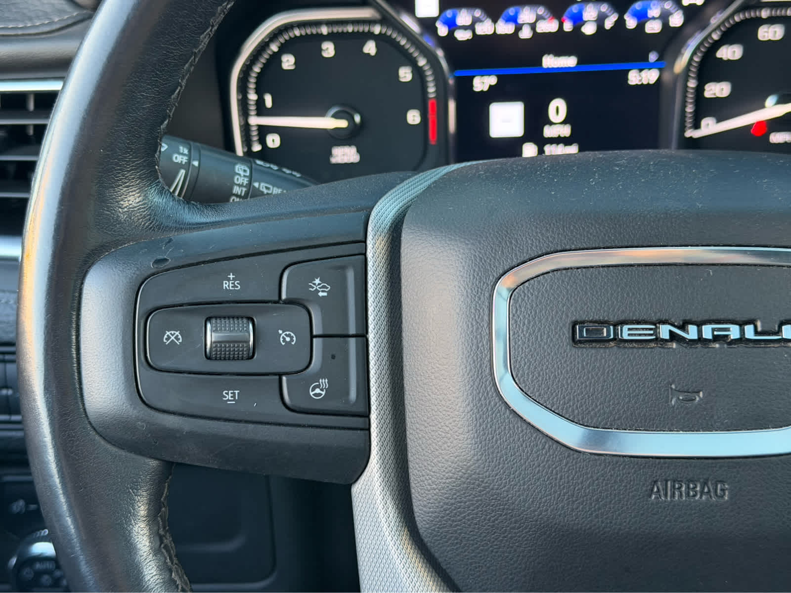 2021 GMC Yukon 4WD Denali