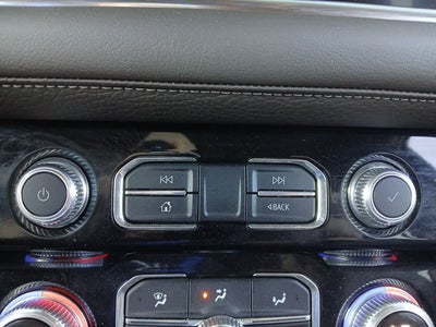 2022 GMC Yukon 4WD Denali