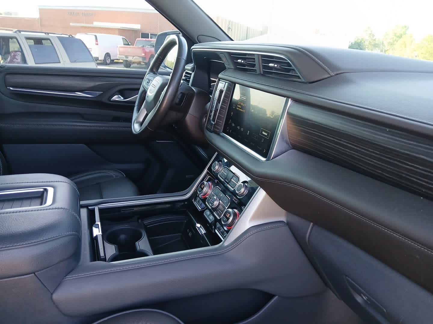 2022 GMC Yukon 4WD Denali