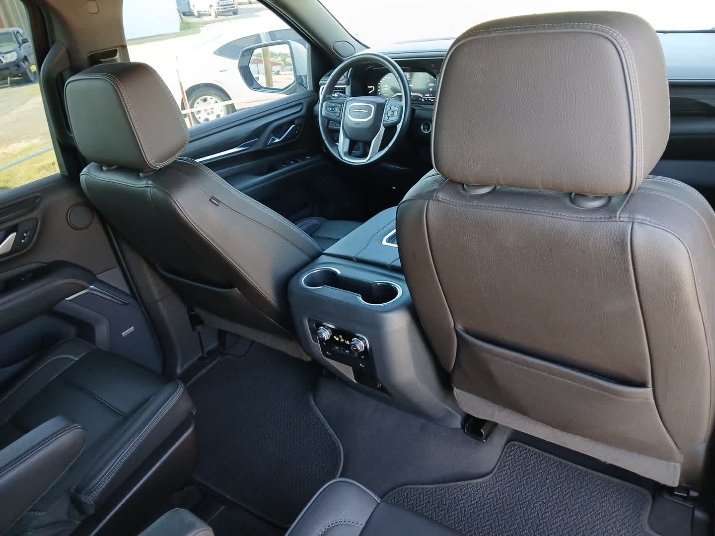 2022 GMC Yukon 4WD Denali