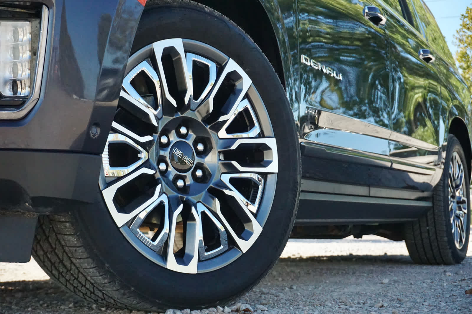 2023 GMC Yukon XL 4WD Denali Ultimate
