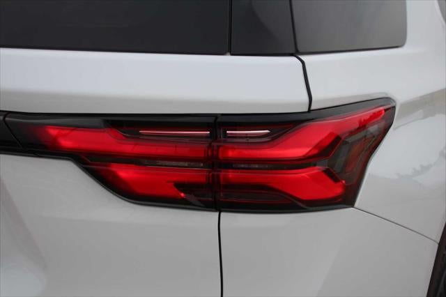 2023 Chevrolet Traverse FWD LT Leather
