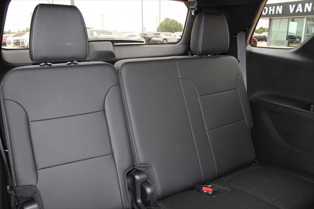 2023 Chevrolet Traverse FWD LT Leather