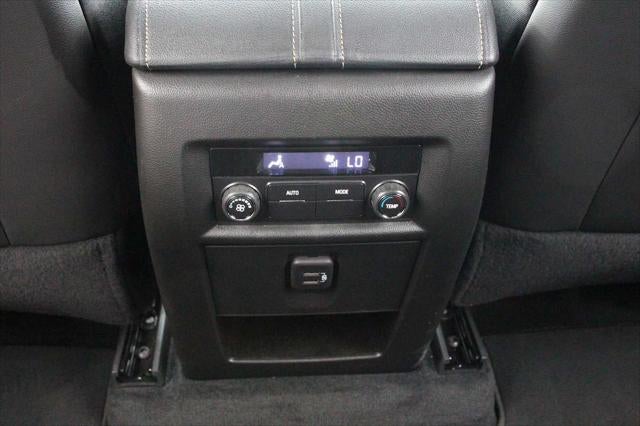 2023 Chevrolet Traverse FWD LT Leather