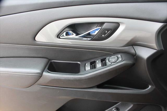 2023 Chevrolet Traverse FWD LT Leather
