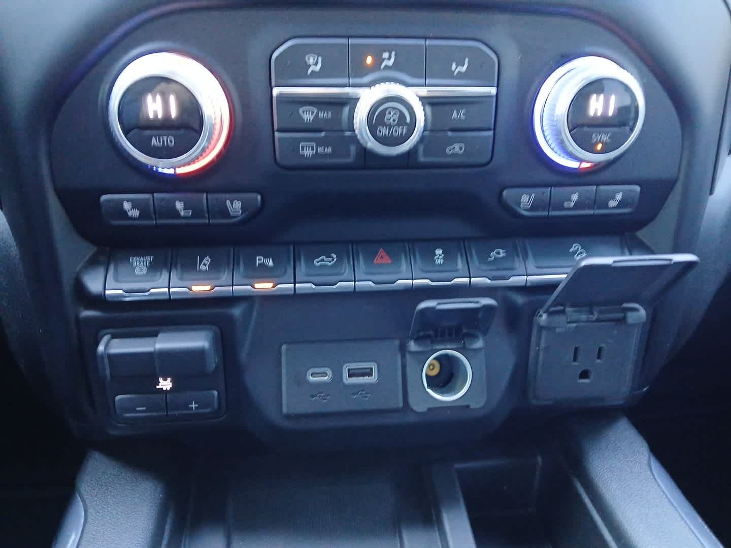 2023 GMC Sierra 2500HD 4WD Crew Cab Standard Bed AT4