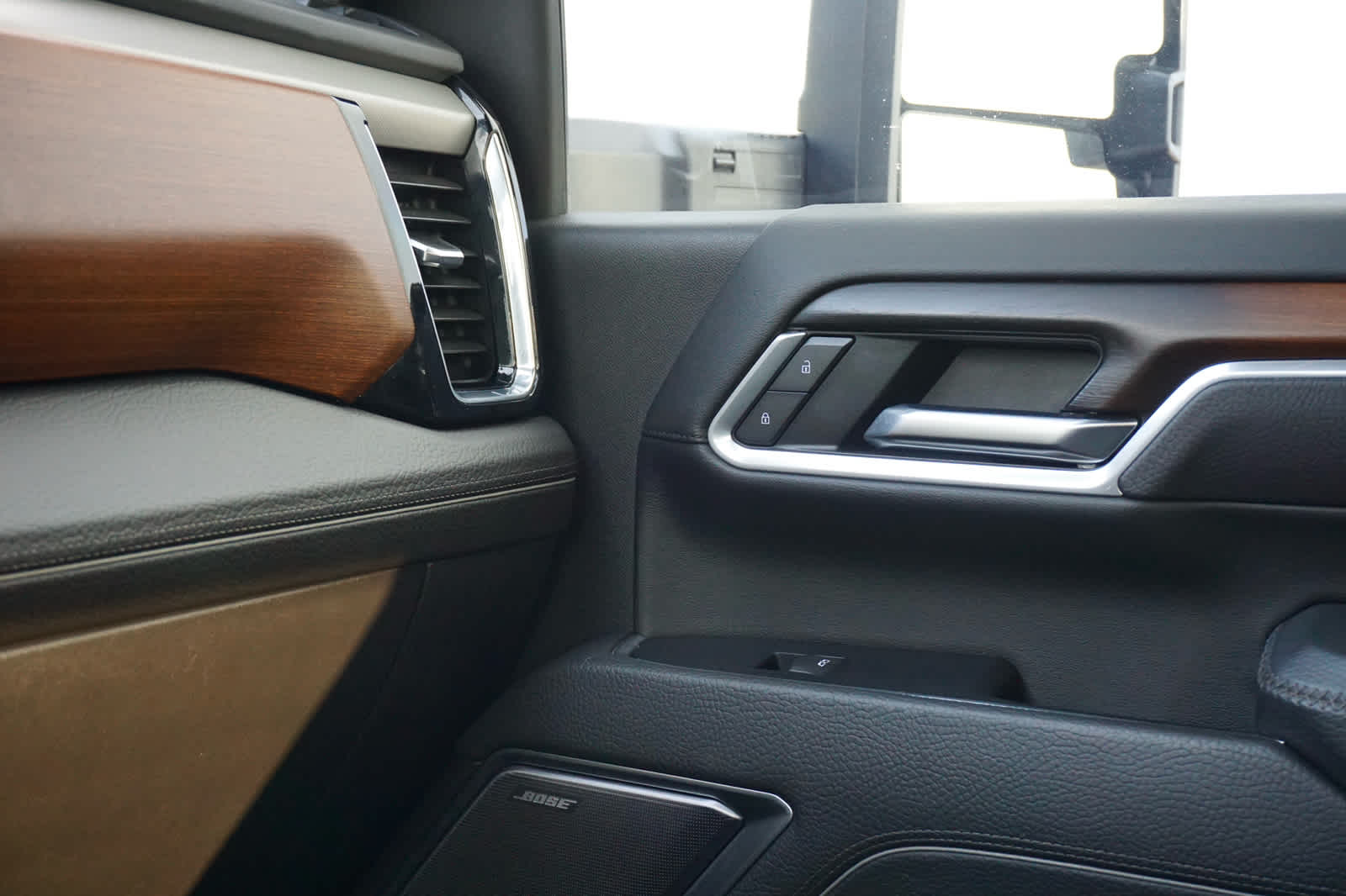 2025 GMC Sierra 2500HD 4WD Crew Cab Standard Bed Denali