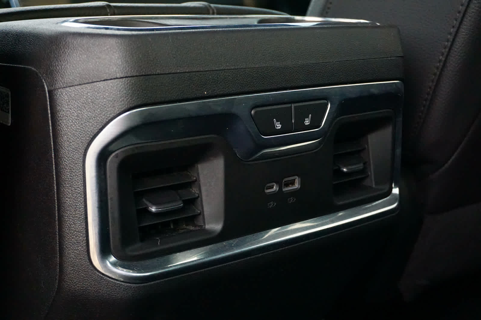 2025 GMC Sierra 2500HD 4WD Crew Cab Standard Bed Denali