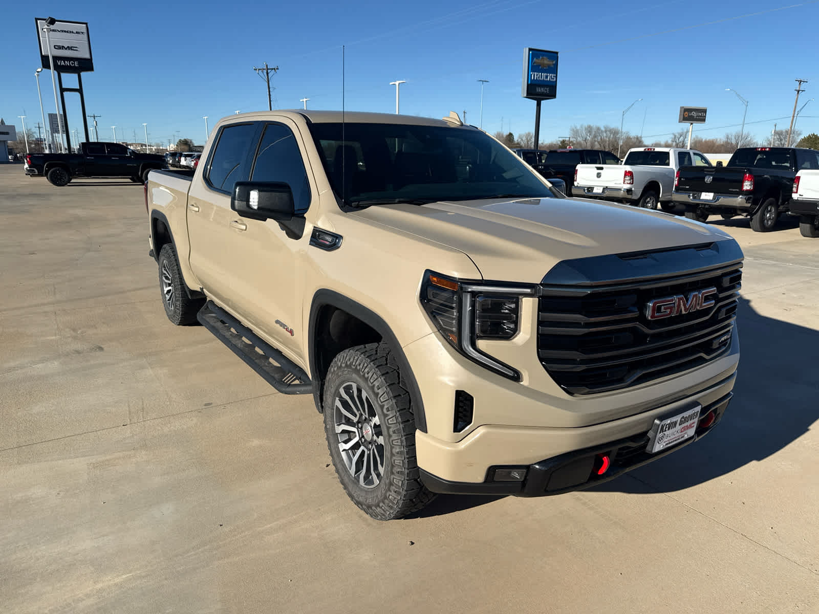 2022 GMC Sierra 1500 4WD Crew Cab Short Box AT4