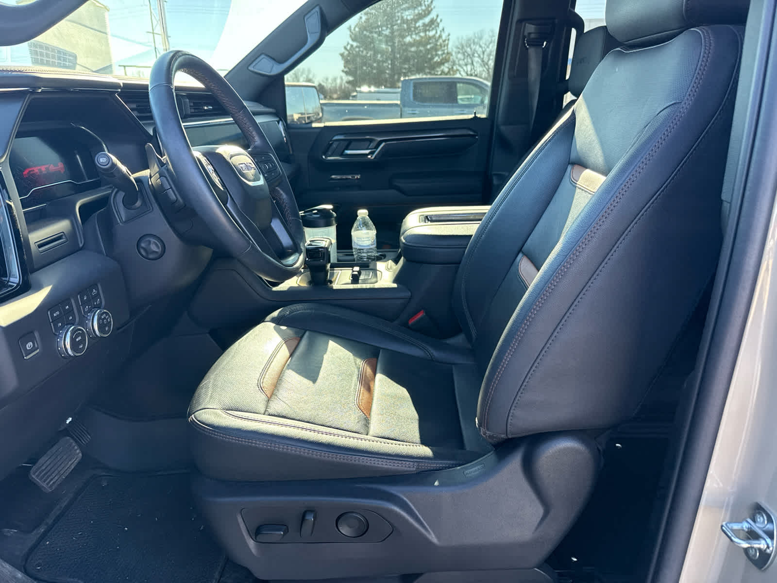 2022 GMC Sierra 1500 4WD Crew Cab Short Box AT4