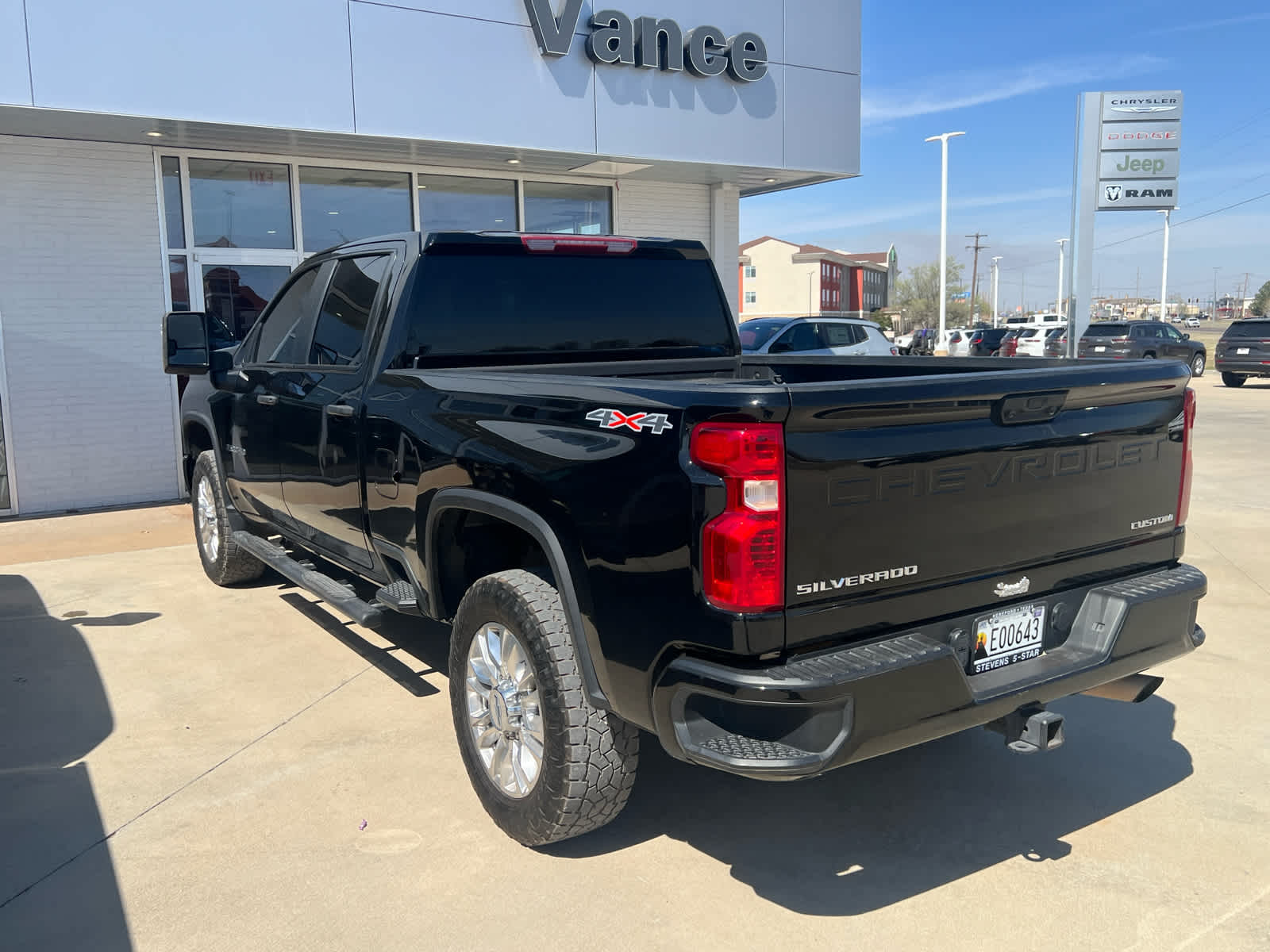 2024 Chevrolet Silverado 2500HD 4WD Crew Cab Standard Bed Custom