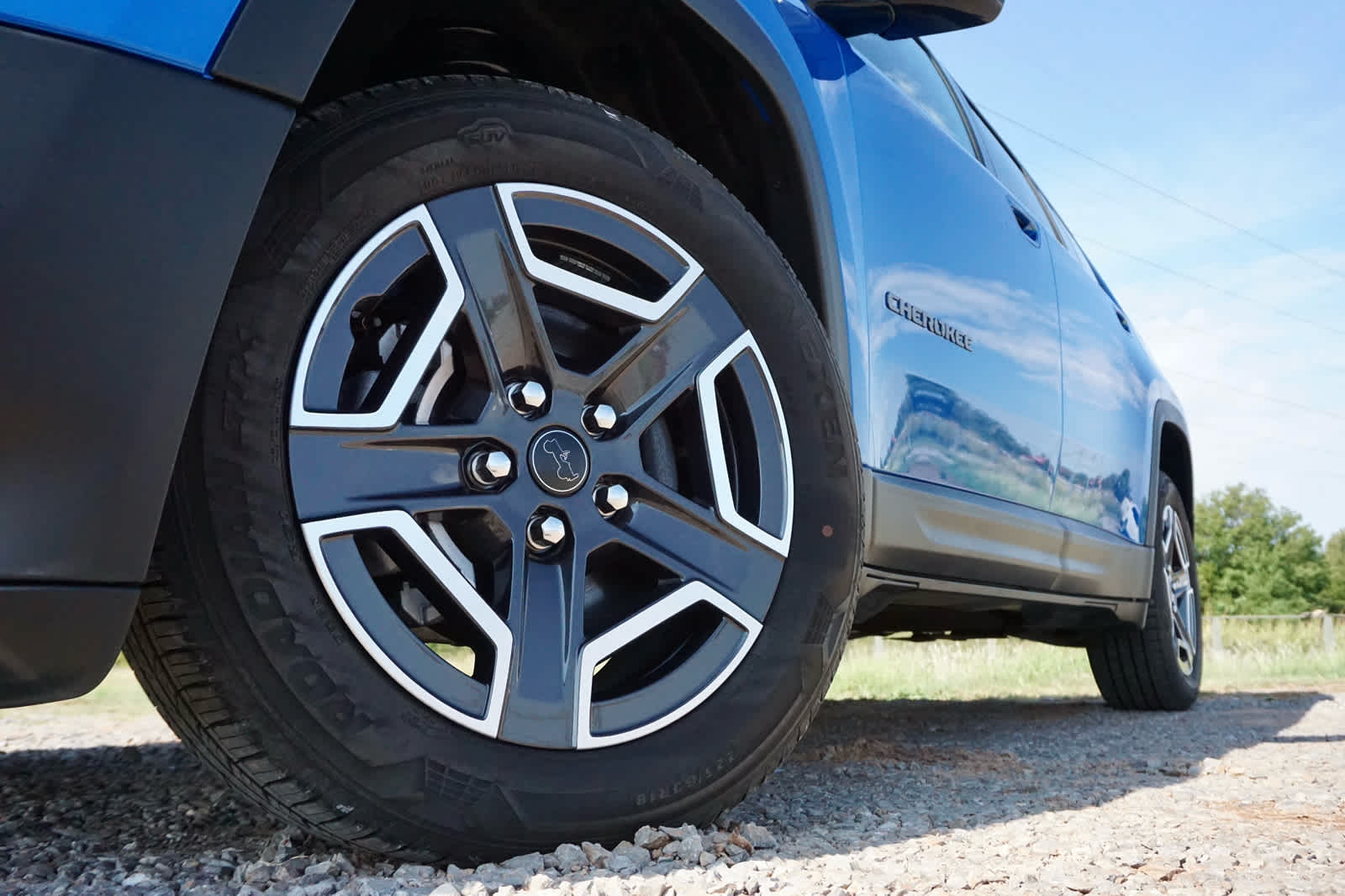 2026 Jeep Cherokee CHEROKEE LAREDO 4X4