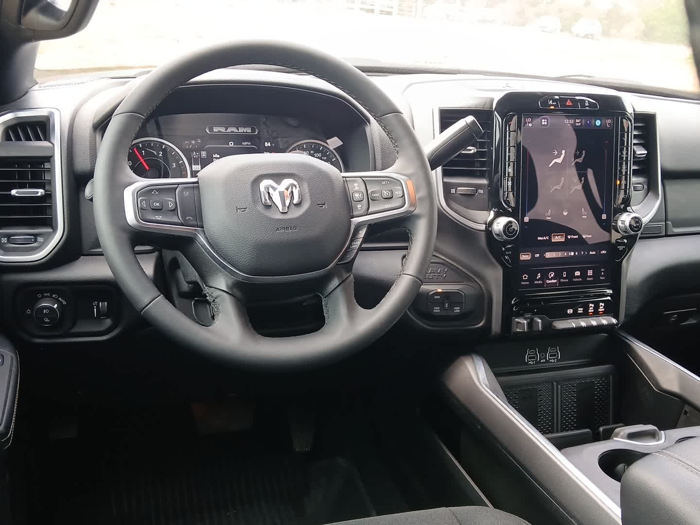 2025 RAM 3500 Big Horn Crew Cab 4x4 8' Box