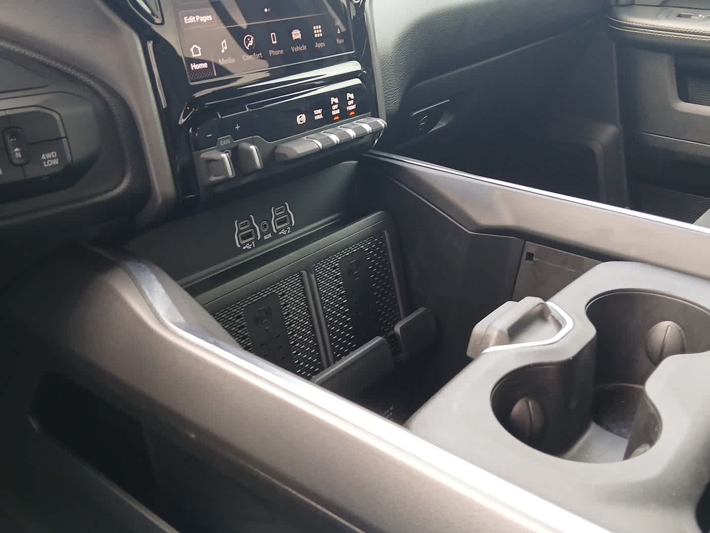 2025 RAM 3500 Big Horn Crew Cab 4x4 8' Box