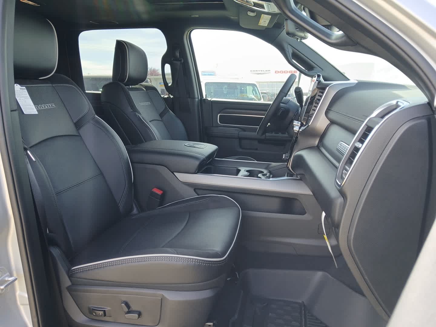 2026 RAM Ram 3500 RAM 3500 LARAMIE MEGA CAB 4X4 6'4' BOX