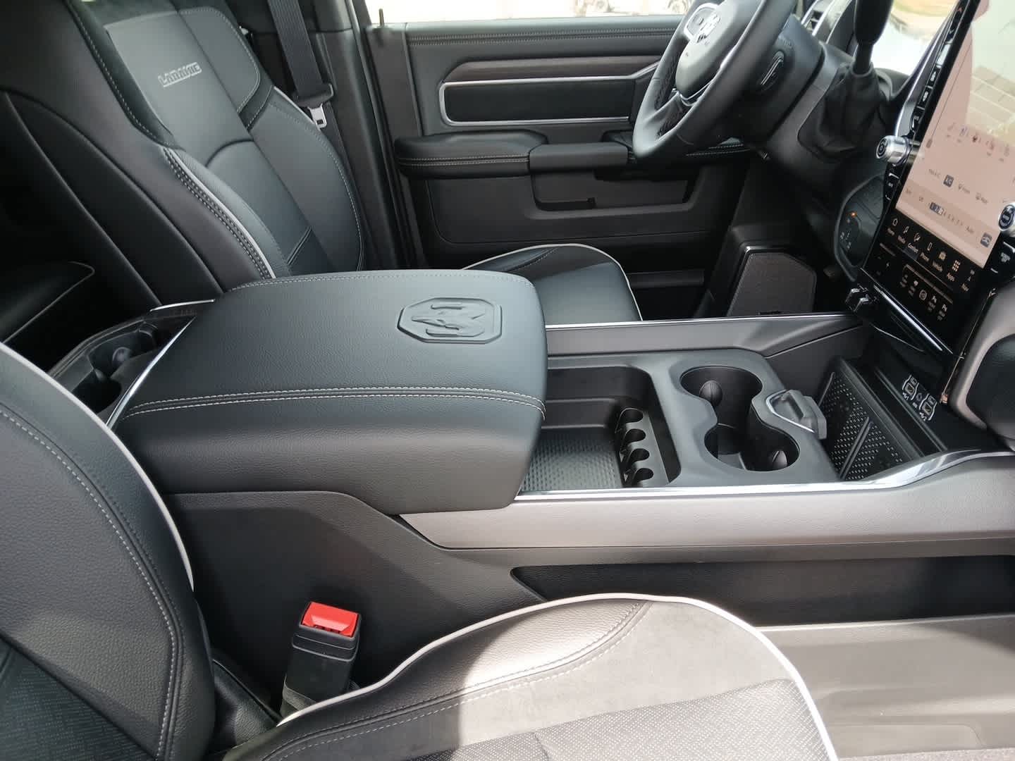 2026 RAM Ram 3500 RAM 3500 LARAMIE MEGA CAB 4X4 6'4' BOX