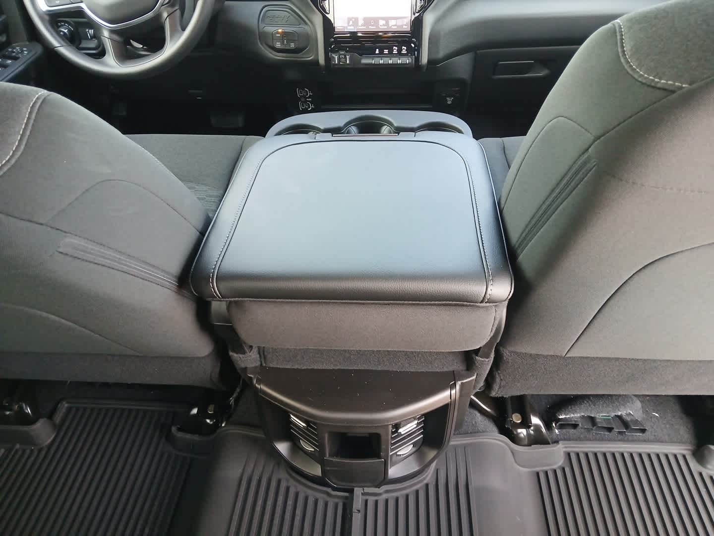 2026 RAM Ram 2500 RAM 2500 BLACK EXPRESS CREW CAB 4X4 6'4' BOX
