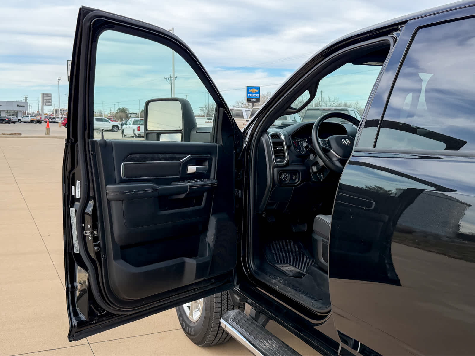 2024 RAM Ram 2500 Big Horn Crew Cab 4x4 6'4' Box