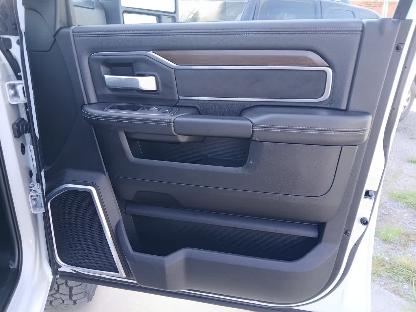 2024 RAM Ram 2500 Laramie Crew Cab 4x4 6'4' Box