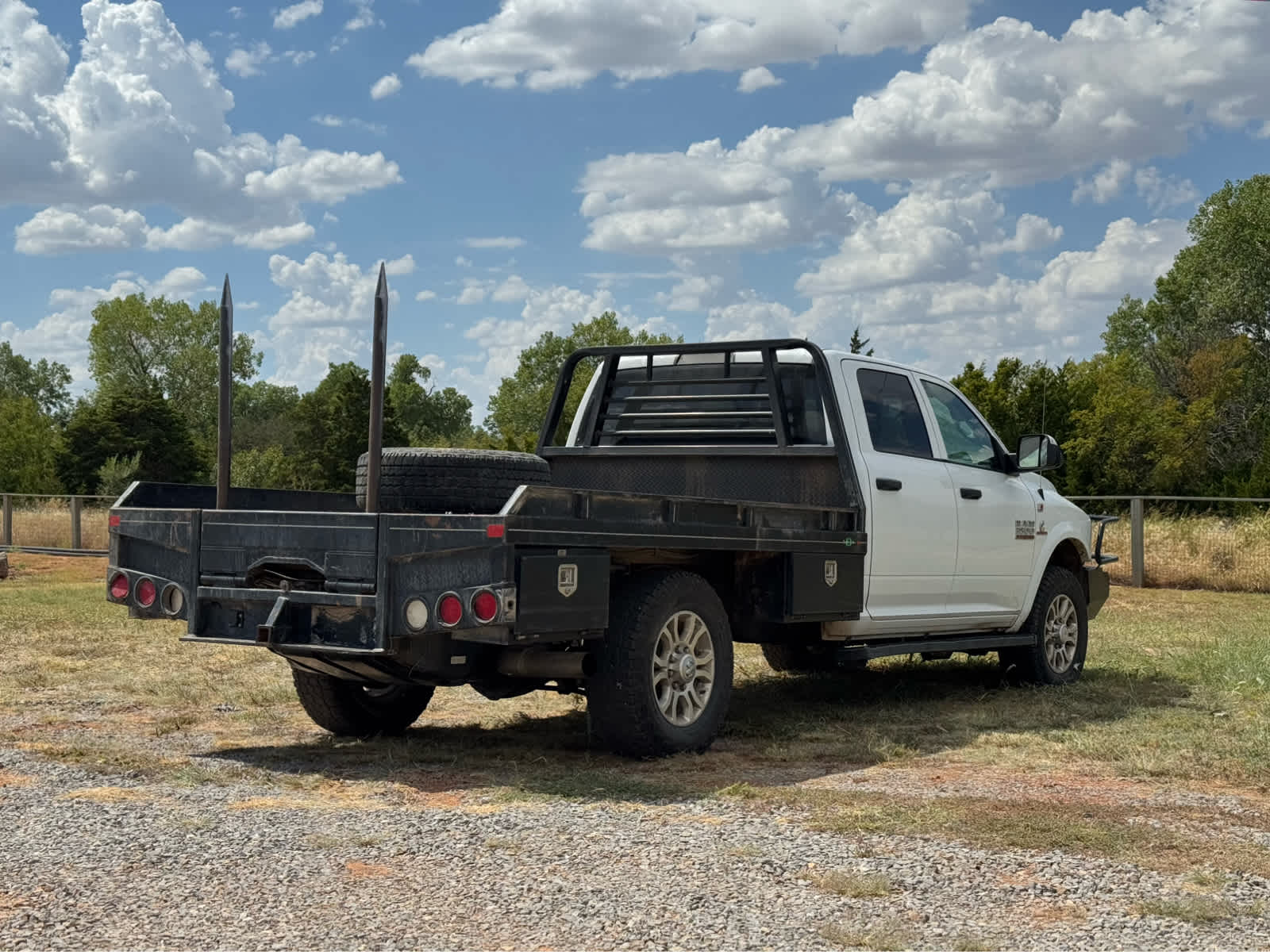 2018 RAM 3500 Chassis Tradesman/SLT/Laramie