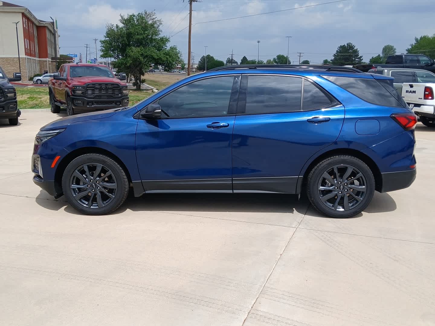 2023 Chevrolet Equinox FWD RS