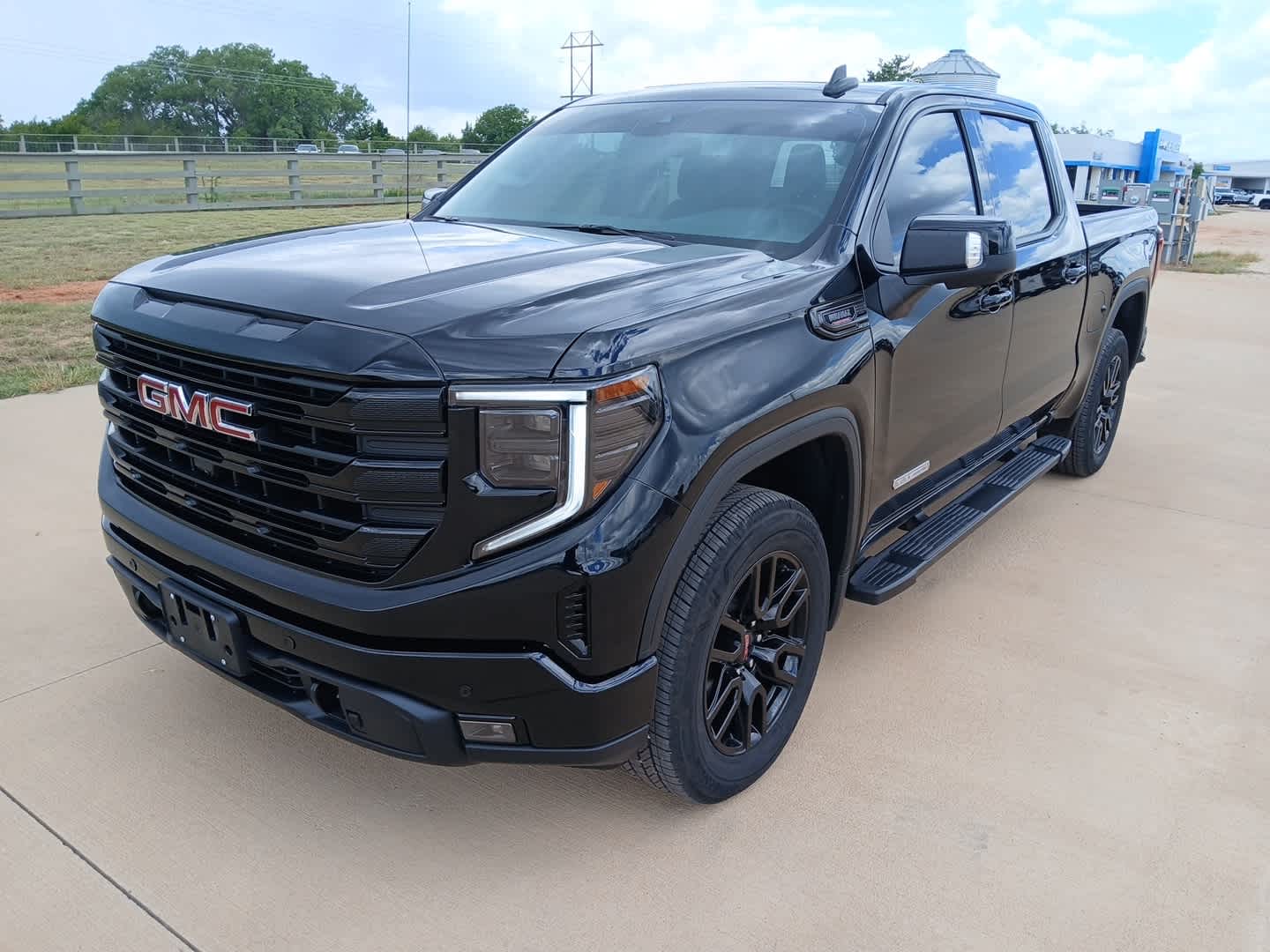 2026 GMC Sierra 1500 Crew Cab, Short Bed, Elevation, 4WD