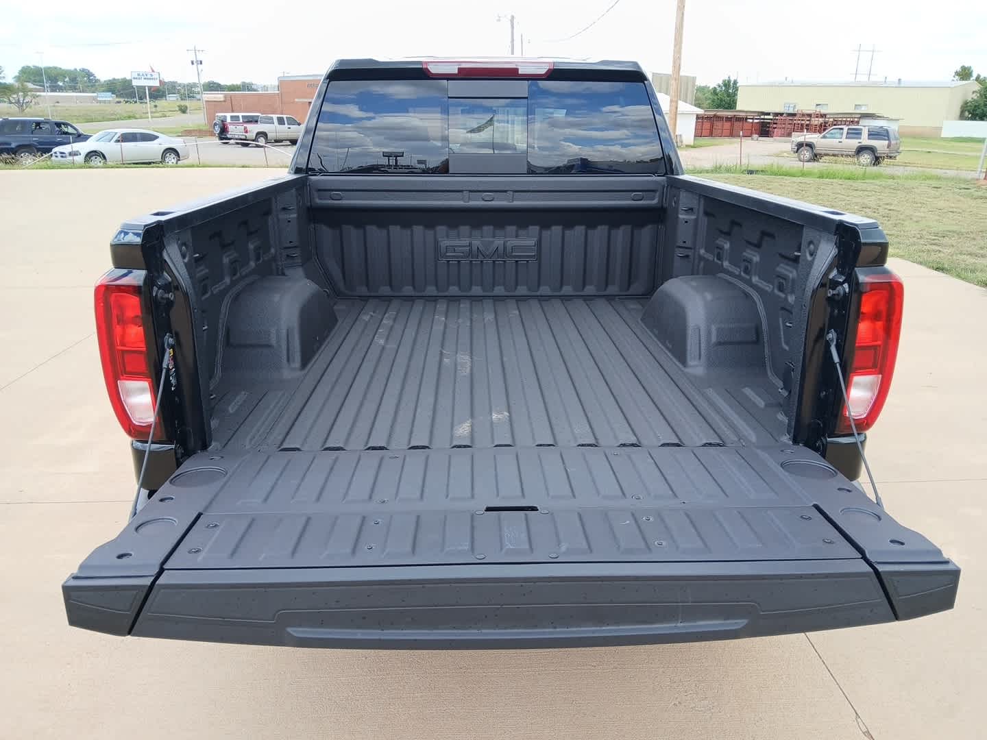2026 GMC Sierra 1500 Crew Cab, Short Bed, Elevation, 4WD