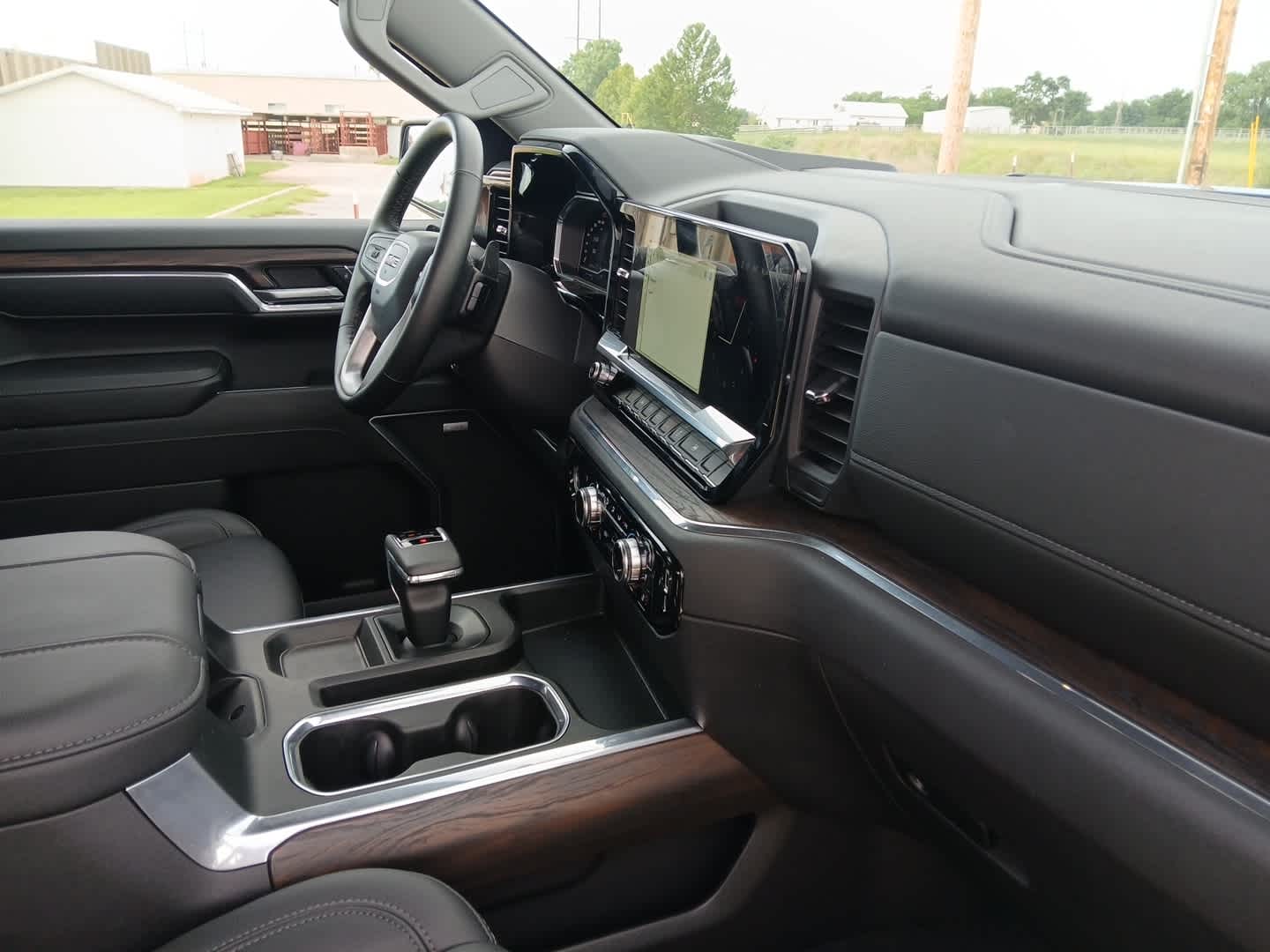 2024 GMC Sierra 1500 4WD Crew Cab Short Box SLT