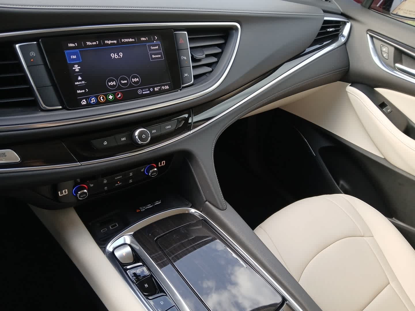 2023 Buick Enclave Essence FWD