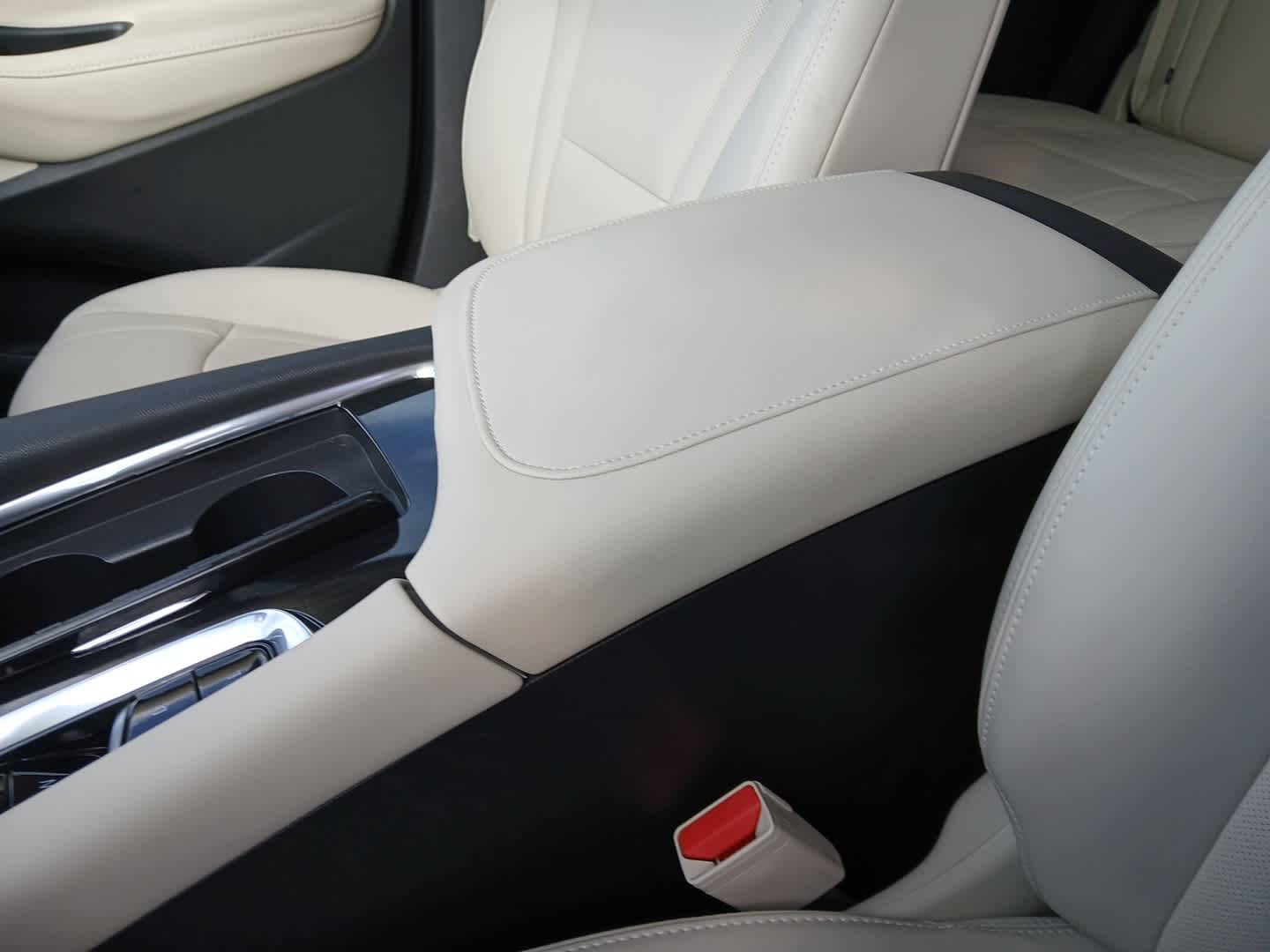2023 Buick Enclave Essence FWD