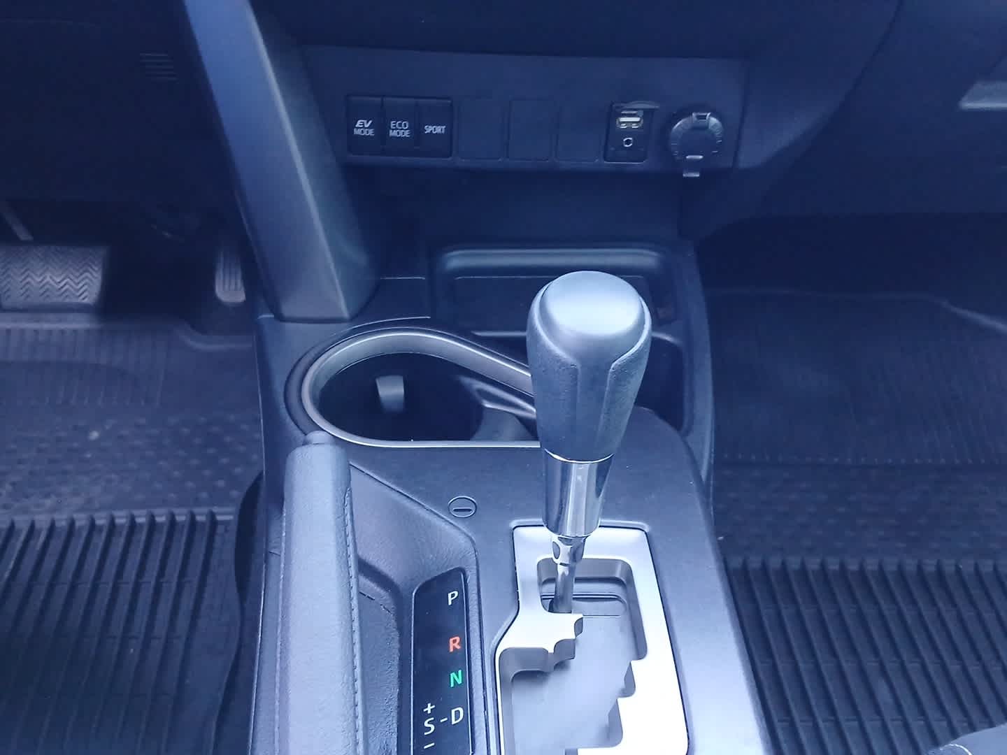 2018 Toyota RAV4 Hybrid XLE