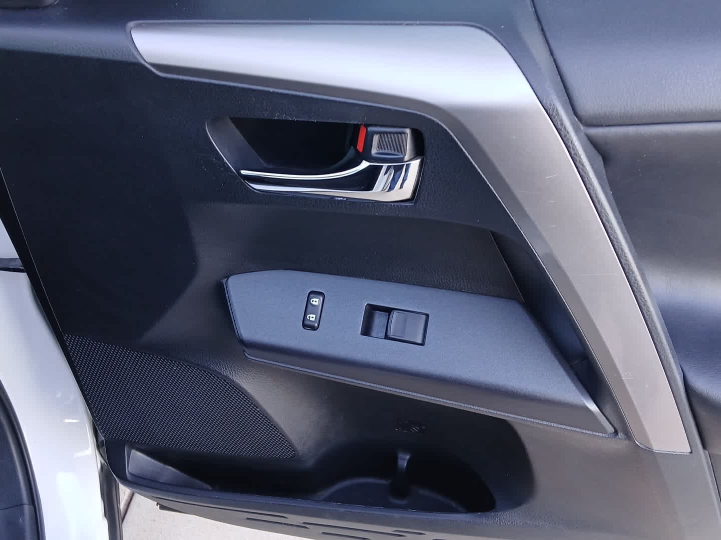 2018 Toyota RAV4 Hybrid XLE