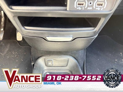 2025 Chrysler Voyager LX