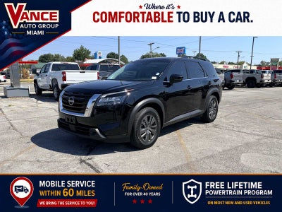 2024 Nissan Pathfinder SV