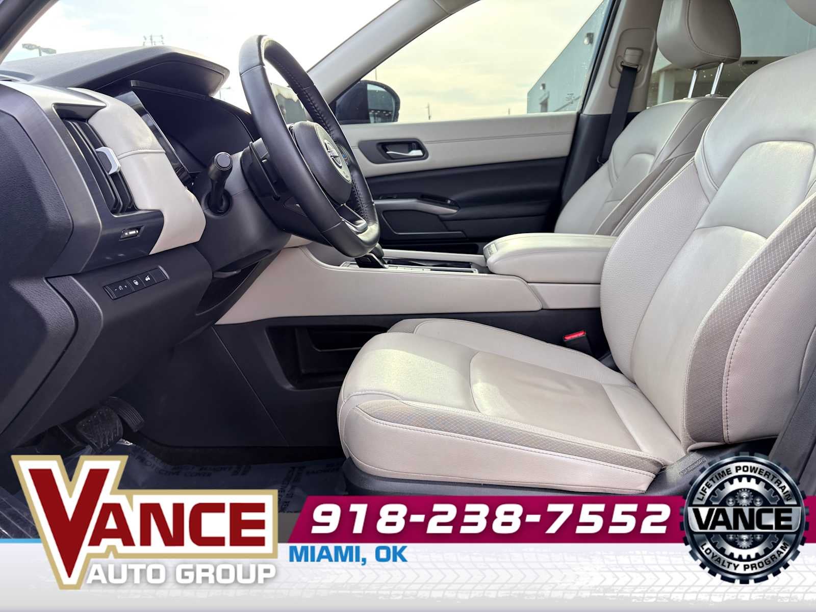 2024 Nissan Pathfinder SL