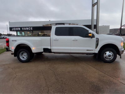 2023 Ford Super Duty F-350 DRW Pickup LARIAT