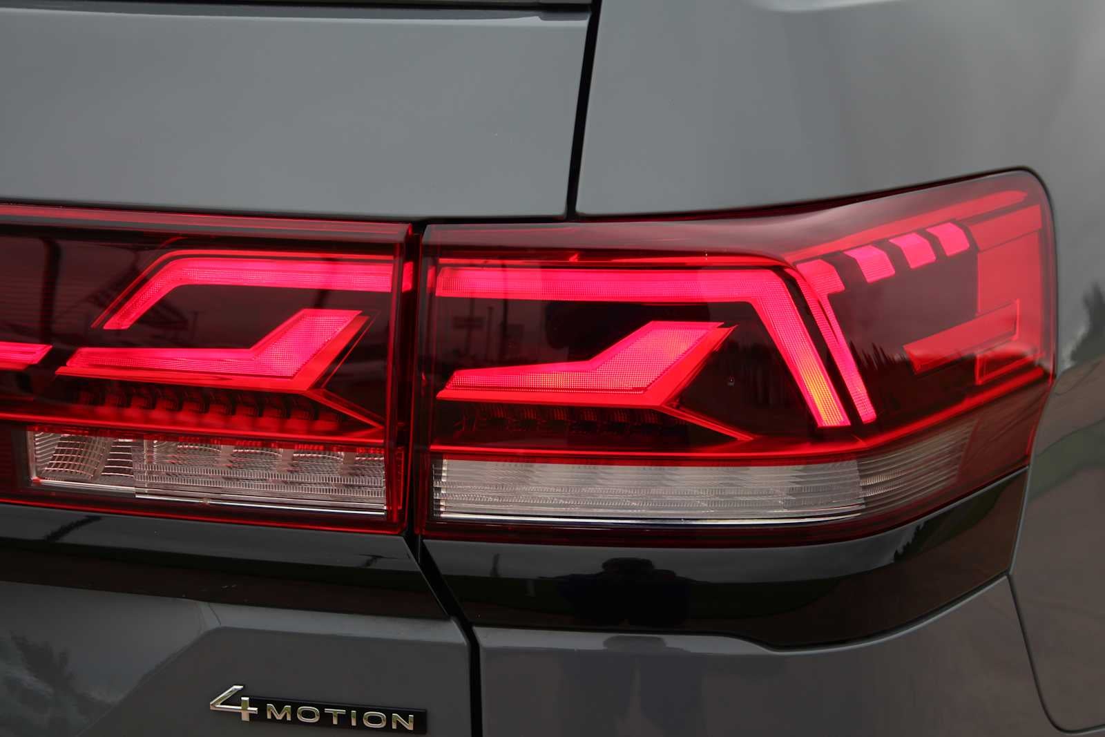 2024 Volkswagen Atlas 2.0T Peak Edition SE w/Technology
